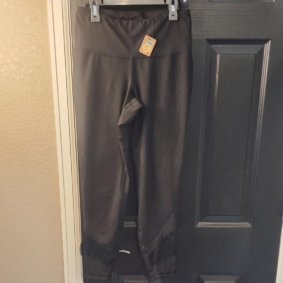 Old Navy Black Leggings Comfortable Stretchy Bottoms - Picture 1 of 3